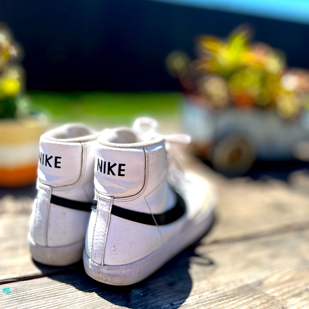 Kids Nike swoosh